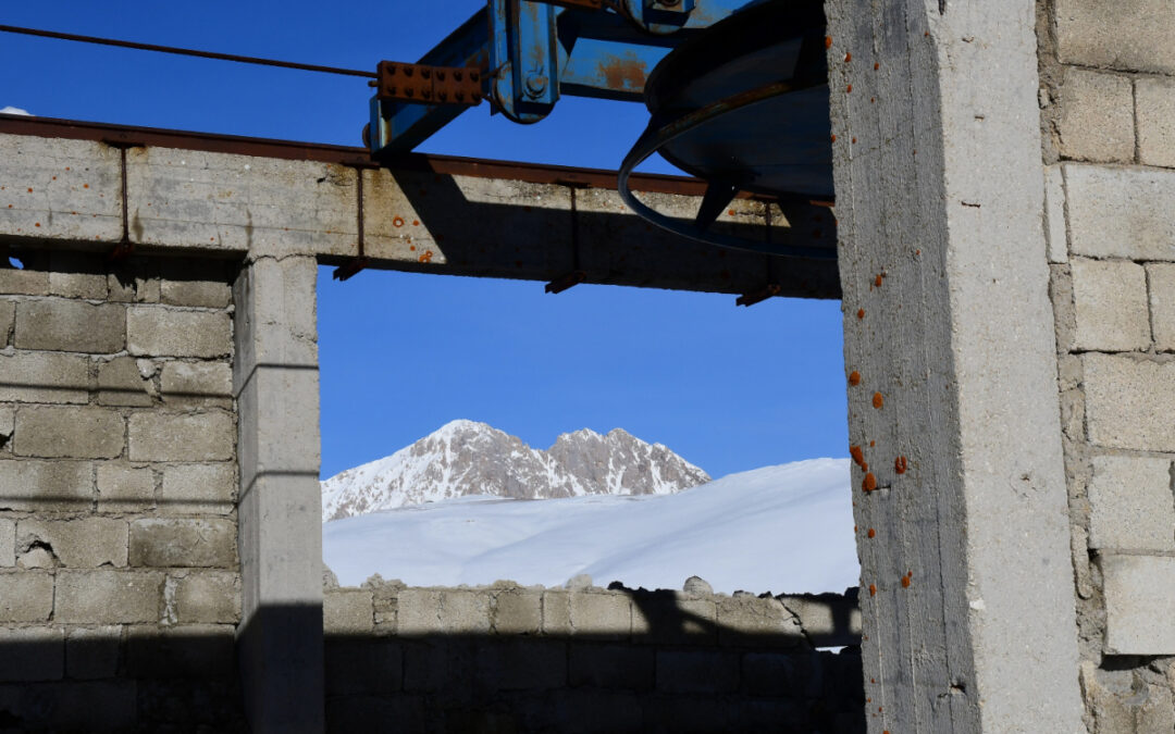 I PILONI CHE CI SIAMO RISPARMIATI. L’APPENNINO MINACCIATO DI QUALCHE DECENNIO FA