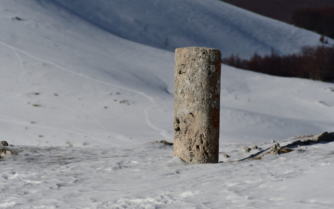 TESTIMONI DI PIETRA – CAMMINANDO SUL CONFINE