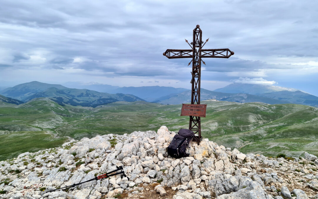 DAL PIANO LE GRAVARE AL MONTE GRECO (MONTI DELLE CINQUE MIGLIA, ABRUZZO)