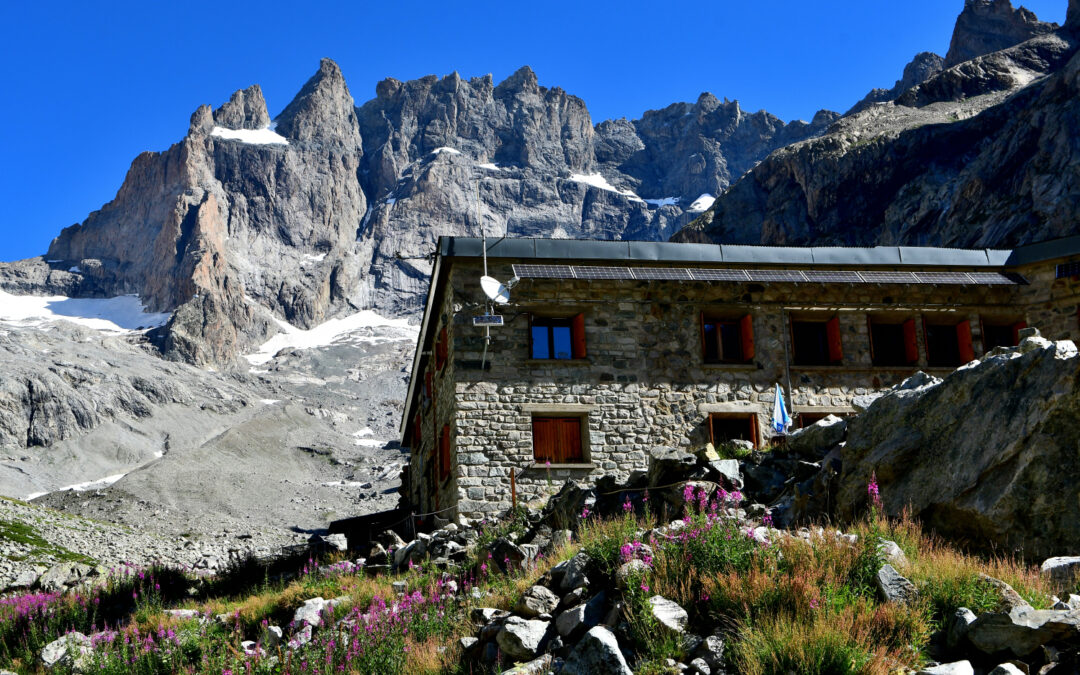 DA LA BÉRARDE AL REFUGE DU CHÂTELLERET (PARCO DEGLI ÉCRINS, FRANCIA)