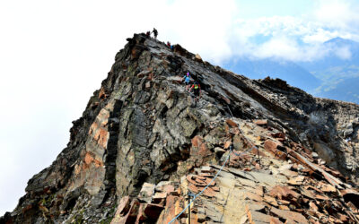 DALLA BETTAFORCA AL RIFUGIO QUINTINO SELLA (MONTE ROSA, VALLE D’AOSTA)