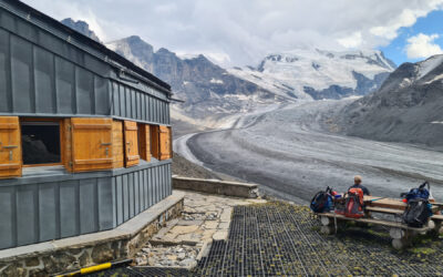 LA CABANE DE PANOSSIÈRE, AI PIEDI DEL GRAND COMBIN (ALPI PENNINE, SVIZZERA)