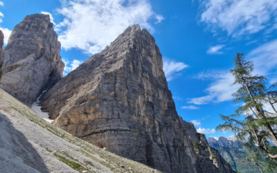 IL RIFUGIO CASERA DI BOSCONERO, LA VAL TOANELLA E LA FORCELLA DI TOANELLA (MASSICCIO DEL BOSCONERO, VENETO)