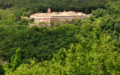 L’ANELLO DI COLLEPARDO, DELLA CERTOSA DI TRISULTI E DELLE GROTTE (MONTI ERNICI, LAZIO)