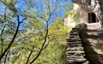 DA CAMPOCATINO ALL’EREMO DI SAN VIVIANO (PARCO DELLE ALPI APUANE, TOSCANA)